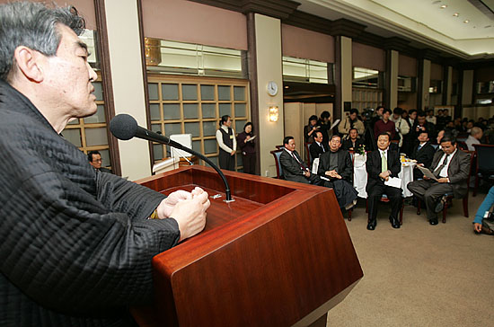 김지하 '생명과 평화의 길'이사장(시인)이 '새해의 다짐'을 전하며 