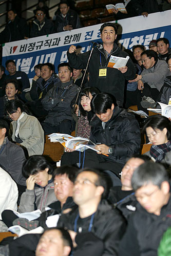 한 대의원이 직선제 안건에 대한 의견을 개진하고 있다. [사진-통일뉴스 김주영 기자]