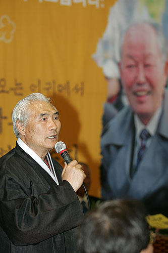 오종렬 한국진보연대(준) 공동준비위원장이 축사를 전하고 있다. [사진-통일뉴스 김주영 기자]
