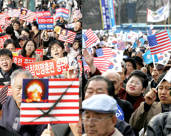88주년 3.1절을 맞아 도심 곳곳에서 3.1절을 기리는 행사가 이어진 가운데 1일 오후 2시30분 광화문 미대사관 인근 KT앞에서 통일연대, 민중연대 등 진보진영 단체들이 '미국의 북침전쟁훈련을 중단하라'며 X표가 그어진 성조기를 들고 있다(왼쪽 사진). 같은 시각, 시청 앞 광장에서 열린 '친북. 반미 좌파 종식 3.1국민대회'에서 태극기와 성조기를 흔드는 모습(오른쪽 사진). [사진-통일뉴스 김주영 기자]