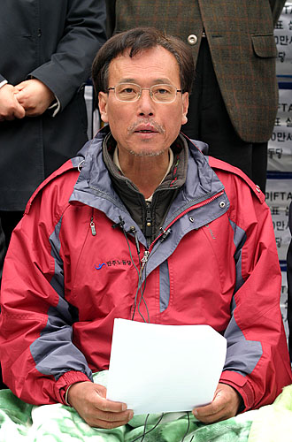 문 대표는 '노무현 대통령께 드리는 공개서한'을 통해 