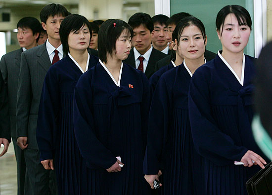 '북측 여성태권도시범단 입장'. [사진-통일뉴스 김주영 기자]