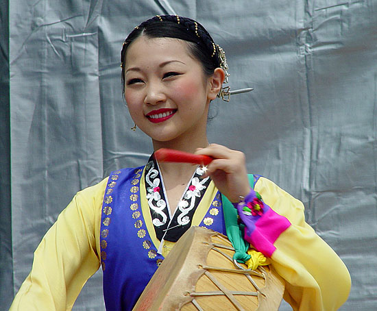 오사카가무단의 공연모습. [사진-우리나라]