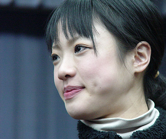 교류모임에서 끝내 울음을 참지 못한 다원이 눈물을 보이기도 했다. [사진-우리나라]