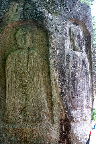 삼불암의 뒷면의 모습. [사진제공-민족21]