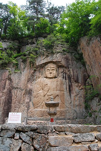 내금강 하산길에 볼 수 있는 묘길상의 모습. 문수보살상의 한자어이며 아미타불의 모습을 하고 있다. [사진제공-민족21]