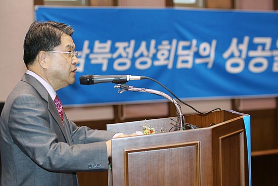 이재정 통일부 장관이 격려사를 전하고 있다. [사진-통일뉴스 김주영 기자]