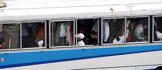 평양의 아침 출근길 역시 만원버스로 시작한다. [사진-청와대 사진기자단]