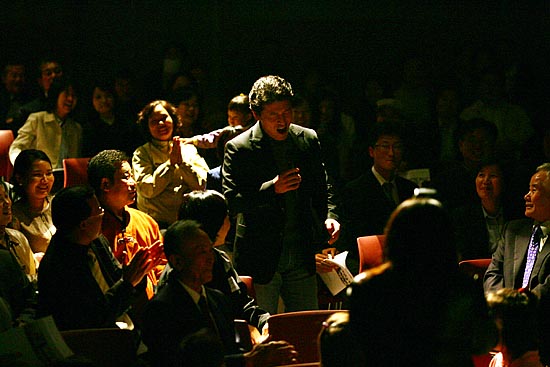 홍보대사 권해효 씨는'대동강어린이빵공장 후원의 밤'행사를 재치있게 진행해 참석자들로부터 많은 호응을 얻기도 했다.[사진-통일뉴스 김주영 기자]