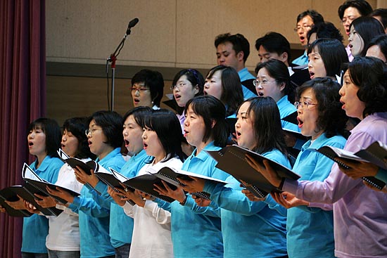 시민합창단으로 꾸려진'푸른나무' 합창단.[사진-통일뉴스 김주영 기자]