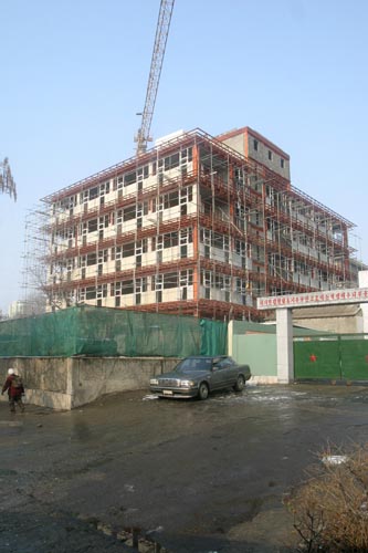 남측의 지원으로 신축중인 평양의학대학 부설기관 소아병동의 모습.[사진-통일뉴스 김주영 기자]