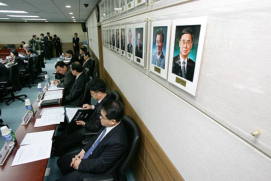 회의실에는 역대 통일부 장관들의 사진이 걸려있다. [사진-통일뉴스 김주영 기자]