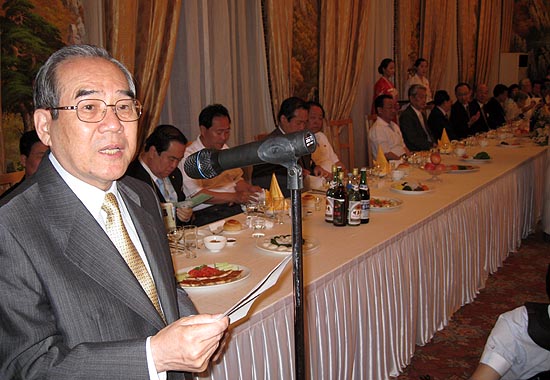 6.15공동선언의 주역 중의 한명인 임동원 전 통일부 장관이 만찬연회에서 만찬사를 하고 있다. [사진제공-6.15남측위]