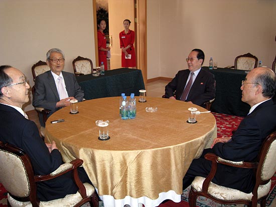 16일 오전 금강산호텔에서 열린 6.15공동위원장 회의. [사진제공-6.15남측위]