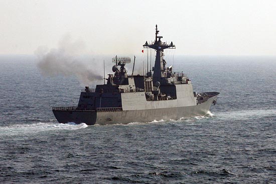 대함사격 시범.[사진-통일뉴스 조성봉 기자]