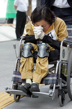 곽정숙 민주노동당 의원은 몸이 불편함에도 불구하고 