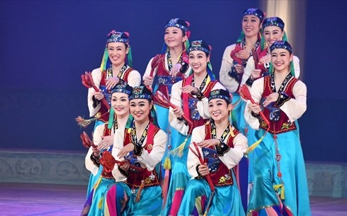 군무 ‘박편무’ [사진-조선신보 캡처]