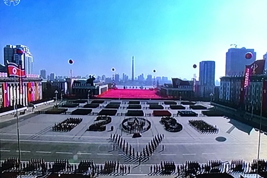 2018년 2월 8일 오전 김일성광장에서 진행된 건군절 70주년 기념 열병식. [통일뉴스 자료사진]