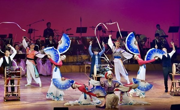 재일 금강산가극단의 2021특별공연 ‘봄향기’가 7일 도쿄도 기다구의 호꾸토피아에서 진행됐다. [사진-조선신보]