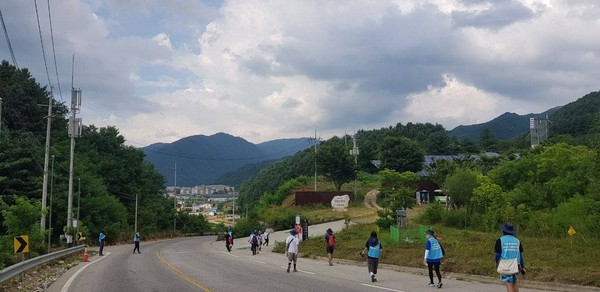 오늘의 숙소인 'DMZ 평화생명동산'이 저 앞에 있다. [사진-DMZ 국제평화대행진단 제공]