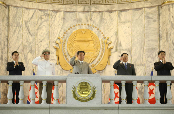 북한은 9일 새벽 0시 김정은 총비서가 참가한 가운데 김일성광장에서 '공화국 창건' 73주년 '민간 및 안전무력 열병식을 진행했다. [사진-노동신문 갈무리] 