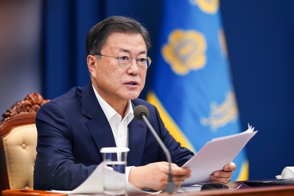 지난 14일 수석보좌관회의를 주재하는 문 대통령. [사진제공-청와대]