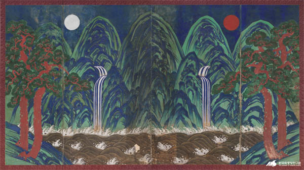 오봉도 4폭 병풍/비단에 채색/231.3*334cm/19세기 말/국립고궁박물관. 병풍으로 만들면 이동할 수 있는 장점이 있다. 주로 임금이 야외로 행차할 때 사용했다. 왕조실록에 기록된 오악병의 모습은 양식화가 일어나기 전의 모습일 것이다. 사실적인 선묘를 바탕으로 수묵과 채색이 결합한 형태일 것으로 추정한다. [사진제공 - 심규섭]