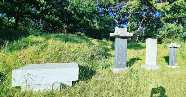 『석북 신광수의 묘소』, 2022년 5월 말, [사진 제공 - 신왕수]