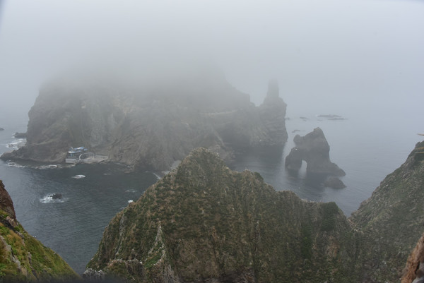 동도 정상에서 본 서도