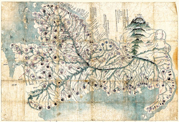 『북방강역도』, 신경준, 도침한 장지(壯紙)에 그린 채색필사본, 크기: 72.1×108.2cm. 전라북도 유형문화재. 후손 소장품. 평안도 대동강 하구와 함경도 안변(安邊) 이북의 전역을 그렸다. 오른쪽 상부의 백두산 모습이 매우 거대하고 위세가 있다. [사진 제공 - 이양재]