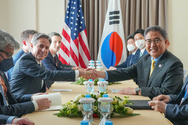 박진 외교장관은 5일 오후 안토니 블링컨 미국 국무장관과 약식회담을 가졌다. [사진 제공 - 외교부]