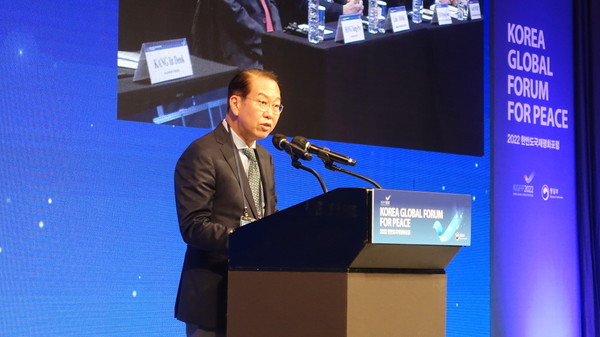 권영세 통일부장관은 30일 오전 개최된 '2022 한반도국제평화포럼' 개회사에서 '담대한 구상'을 통해 남북대화 뿐만 아니라 미북대화 재개, 나아가 남북미 대화로 발전시켜 나가겠다고 밝혔다. [사진-통일뉴스 이승현 기자]