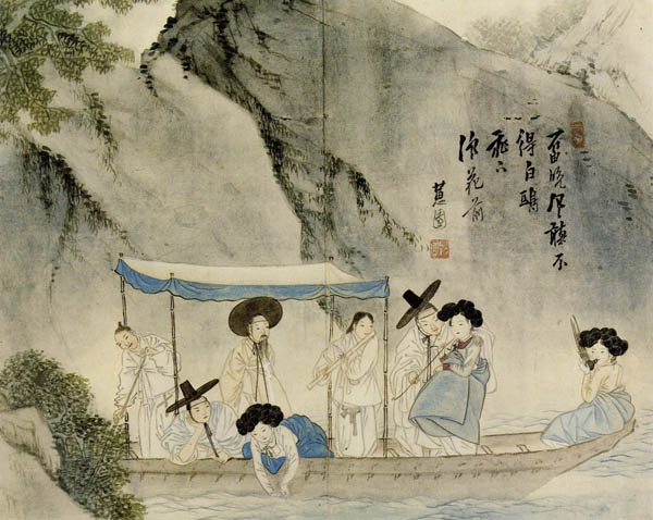 신윤복/주유청강. 시공간이 가깝다. 앞쪽 뱃놀이 모습과 배경의 공간을 넓히기 위해 바위 자체에 여백을 넣었다. 바위의 윗부분은 세세하면서 진하게 그리고 아래로 내려올수록 사물의 형태가 사라지는 기법을 사용한 것이다. 앞쪽 인물에는 선명한 채색을, 배경에는 흐린 채색을 사용한 것이 같은 이유이다. [사진 제공 - 심규섭]