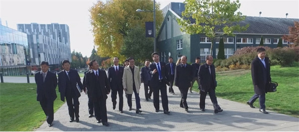 브리티시컬럼비아 대학을 방문한 북 대학의 총장, 부총장들 (jtbc, 2018.11.8.)