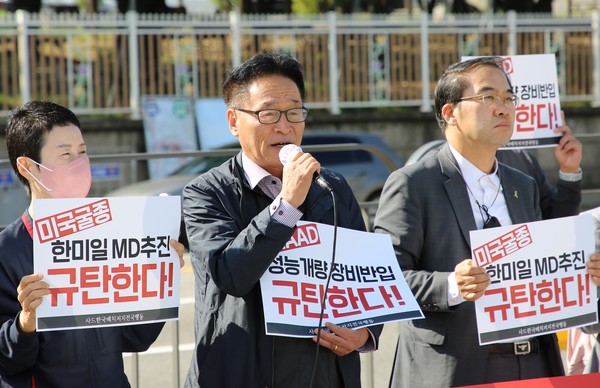 김재하 전국민중행동 조직강화특위 위원장이 현 사태에 대하여 윤석열 퇴진 등을 거론했다. [사진-통일뉴스 김래곤 통신원]