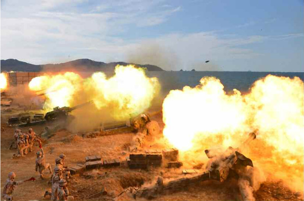 지난 8일 북한군이  전선동부지구에서 실시한 대집중 화력타격훈련. [사진출처-노동신문]