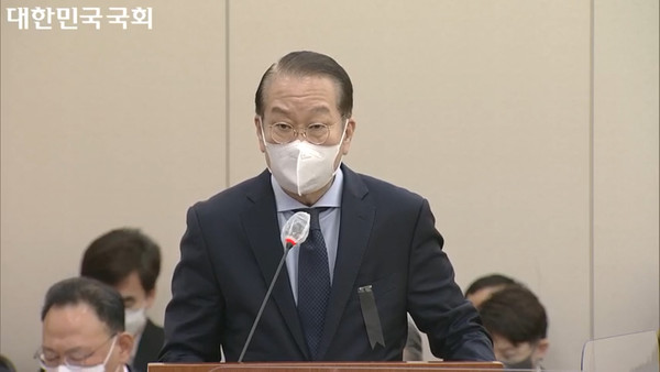 권영세 통일부장관이 31일 국회 외교통일위원회 전체회의에서 예산안 제안 설명을 하고 있다. [사진-국회방송 갈무리]