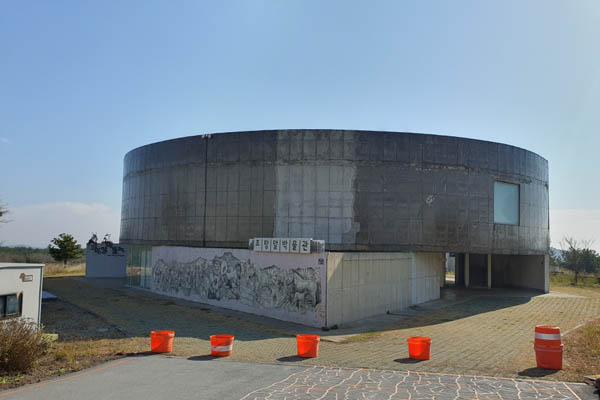 리(里)의 주민들이 주도하여 세운 ‘리립박물관’(里立博物館), 제주도 서귀포시 표선면 가시리에 있는 ‘리립 가시리 조랑말박물관’. [사진 제공 - 이양재]