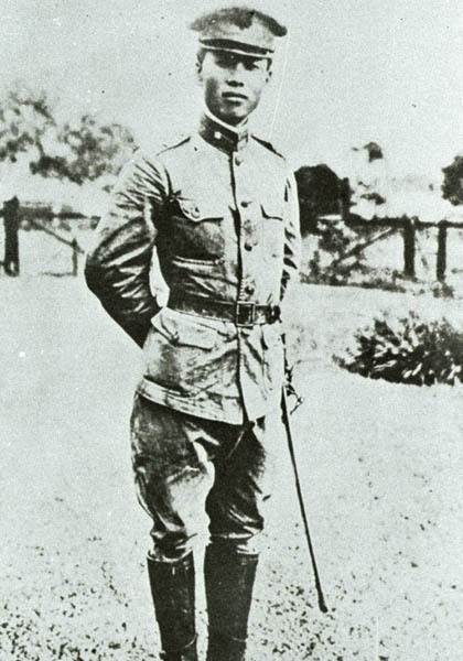 『박용만』, 1913~4년 모습, 대조선국민군단의 장교복을 입고 있다. 박용만은 무장독립전쟁을 주장하였다. [사진 제공 - 이양재]