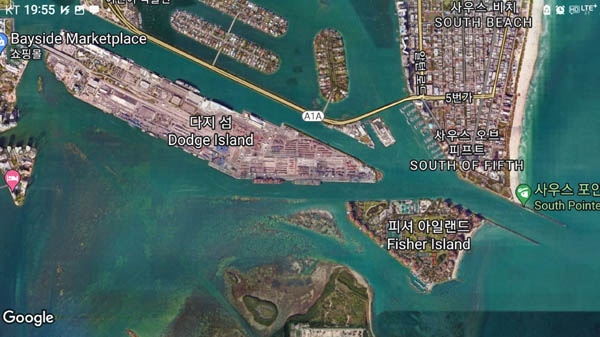 『Dadge Island』가 바로 ‘마이애미항’이다. 이 섬의 북변이 크루즈 항만이다. 사진은 구글 위성 사진에서 갈무리하였다. 사진의 왼쪽 상단부 아래에 베이사이드가 있고, 사진의 오른쪽은 마이애미 비치 남단이다. [사진 제공 - 이양재]