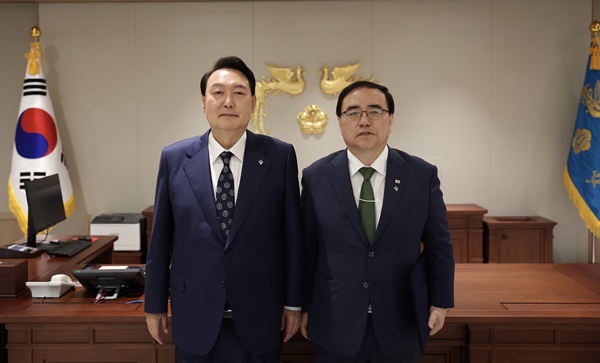 김성한 국가안보실장(오른쪽). [사진제공-대통령실]