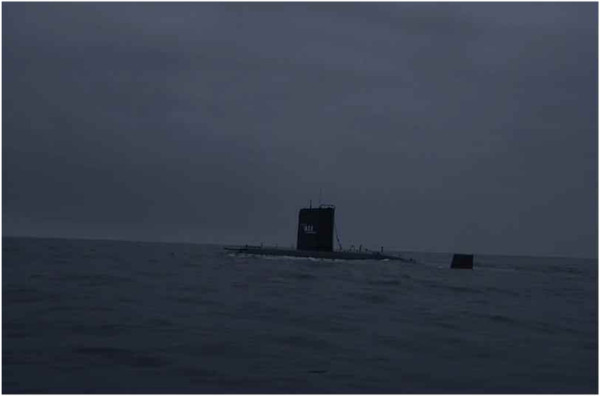 북한은 잠수함 《8.24영웅함》이 동해 경포만수역에서 2기의 전략순항미사일을 발사하였다고 보도했다. [사진-노동신문 갈무리]