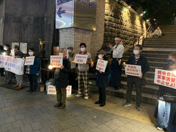 이날 촛불행동에는 노동자, 시민 등 각계의 일본인들이 모였다. [사진-통일뉴스 박명철 통신원]