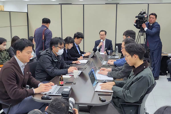 이준일 외교부 북핵외교기획단장은 21일 오전 외교부 기자실에서 대북 독자제재를 발표했다. [사진 - 통일뉴스 김치관 기자]