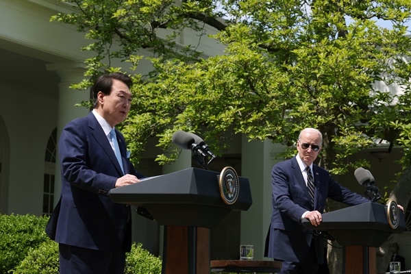 26일(현지시각) 백악관에서 정상회담 직후 기자회견 하는 한미 정상. [사진제공-대통령실]