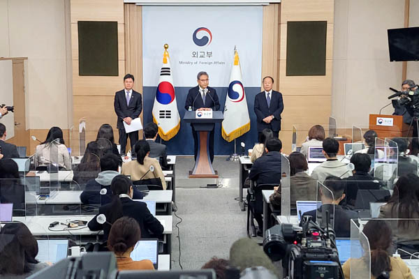 박진 외교부 장관은 지난 3월 6일 이른바 '제3자 변제안'을 정부 방안으로 발표했다. [자료사진 - 통일뉴스]