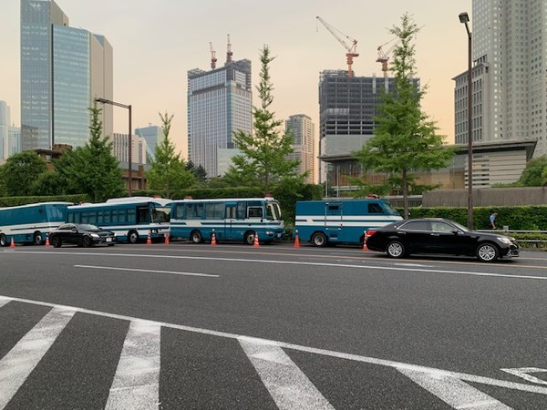 4일 그로시 사무국장의 방일을 앞두고  산엄한 경비체제를 펼치고 있는 기시다 총리 관저. [사진-통일뉴스 박명철 통신원]