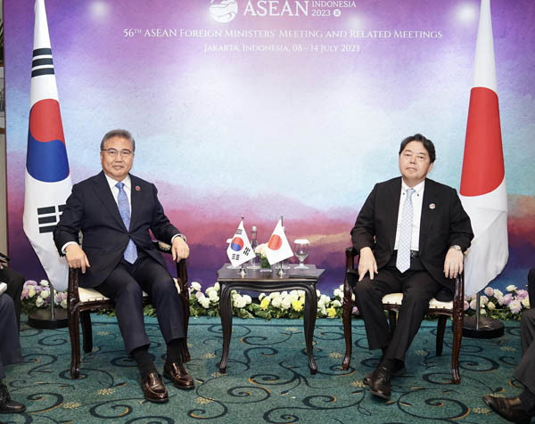 한일 외교장관회담에서는 후쿠시마 오염수 문제와 북핵.미사일 문제 등이 다뤄졌다. [사진 제공 - 외교부]