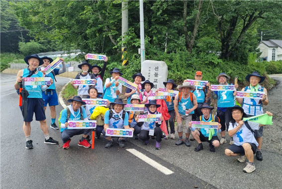  ‘우리학교시민모임’에서 매주 실천하고 있는 금요행동의 날을 맞아 대행진단도 조선학교 아이들을 응원하는 금요행동 인증샷에 동참하였다.[사진 - 통일뉴스 김태임 통신원]