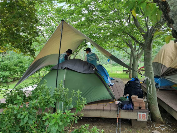 송정마을캠핑장 밤하늘에 모처럼 별이 뜨려나 보다. [사진 - 통일뉴스 김태임 통신원]